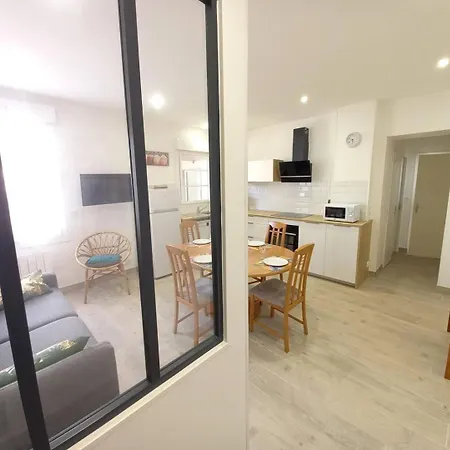 Centre - Et Commerces A Pied - En Rez-de-chaussée Appartement Royan