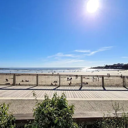 Centre - Et Commerces A Pied - En Rez-de-chaussée Royan